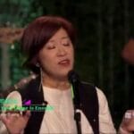 祢的恩典够我用 祂从高处伸手 一生爱祢 祢永远如此深爱着我 祢眼目必看顾这地 得胜的歌